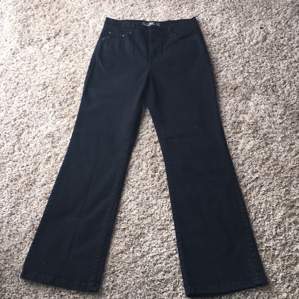 Levi’s slimming bootcut jeans size 6